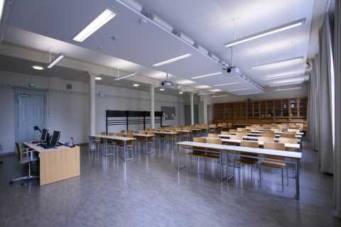 Kuva salin 115 etuosasta