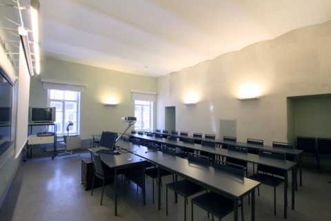 Picture of the front of the room D113