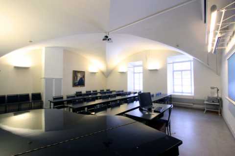Picture of the front of the room D112