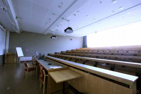 Picture of the front of the hall 108 (B3)