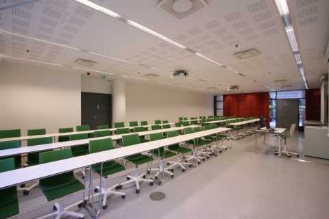 Picture of the front of the seminar room 3