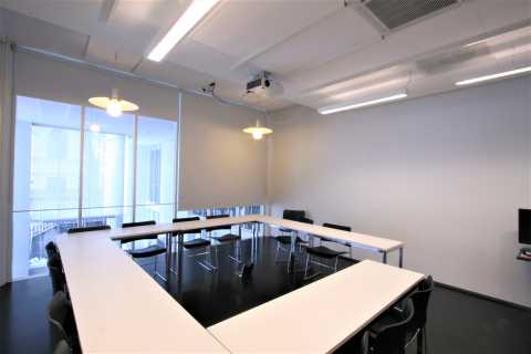 Picture of the front of the room 211