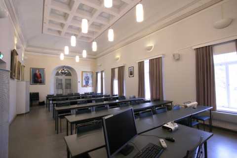 Picture of the front of the room A205