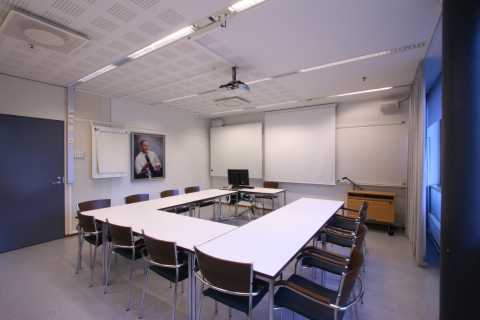 Picture of the front of the meeting room 4