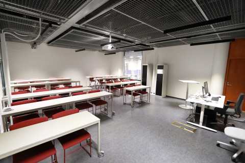 Picture of the front of the room K1046