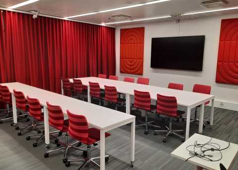Picture from the side of the meeting room 1