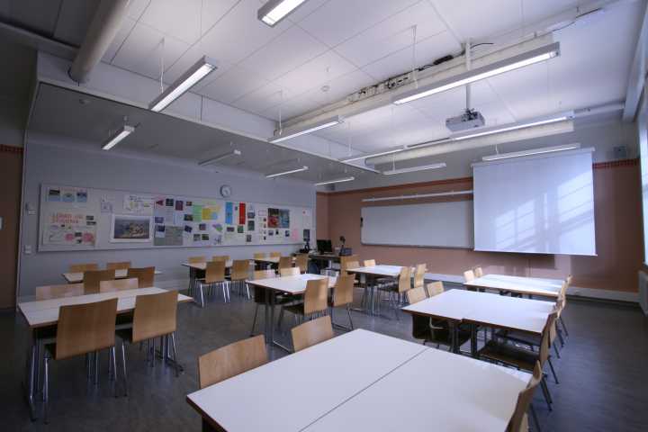 Picture of the back of the seminar room 204