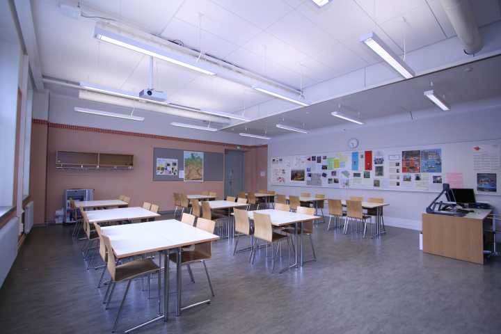 Picture of the front of the seminar room 204