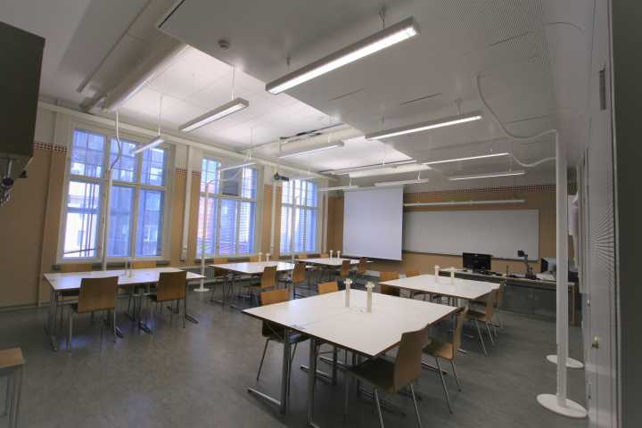 Picture of the back of the room KS 304