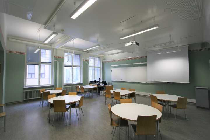 Picture of the back of the seminar room 106