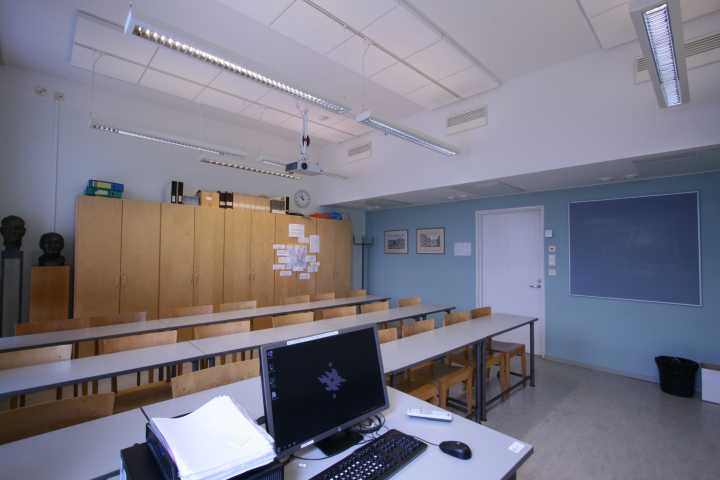 Picture of the front of the room 35