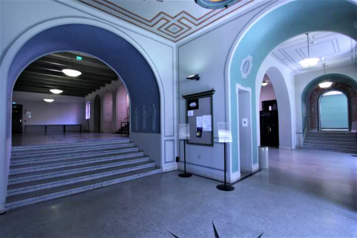 Athena ensimmäisen kerroksen sisääntulo aula