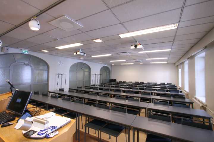 Picture of the front of the room F211