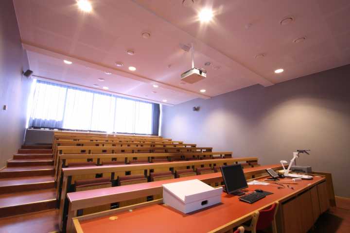 Picture of the front of the hall 105 (B6)