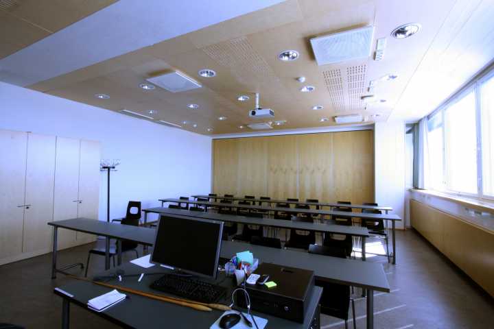 Picture of the front of the room 341