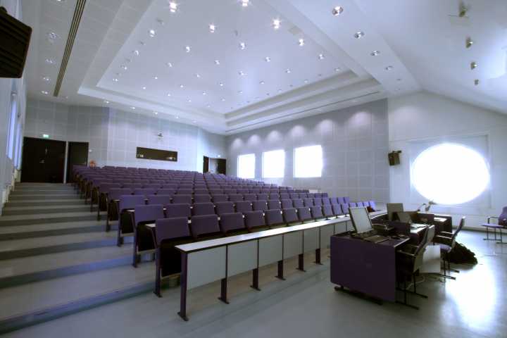 Picture of the front of the hall 2041