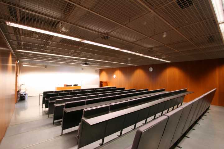 Picture of the back of the Walter hall