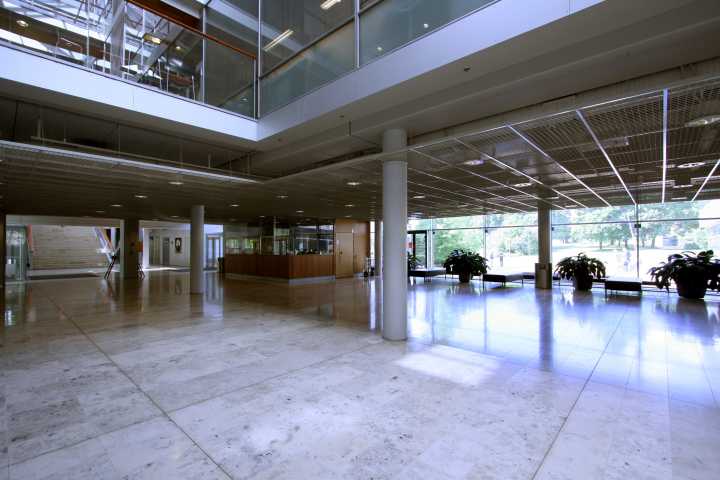 Picture of the 1st floor lobby