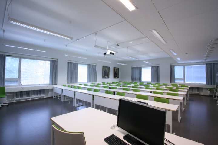 Picture of the front of the room 228