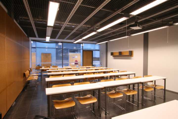 Picture of the front of the room D112