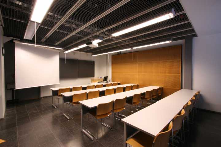 Picture of the back of the room D114