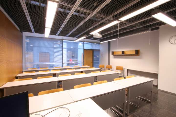 Picture of the front of the room D114