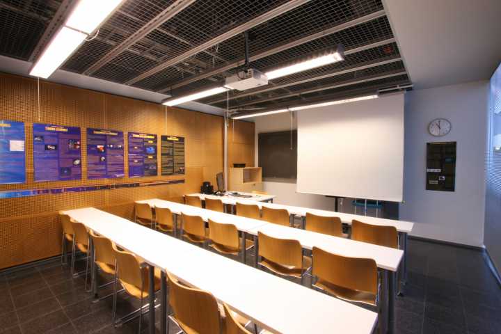 Picture of the back of the room D115