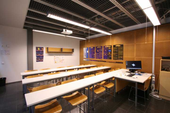 Picture of the front of the room D115
