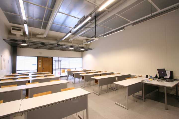 Picture of the back of the room C123