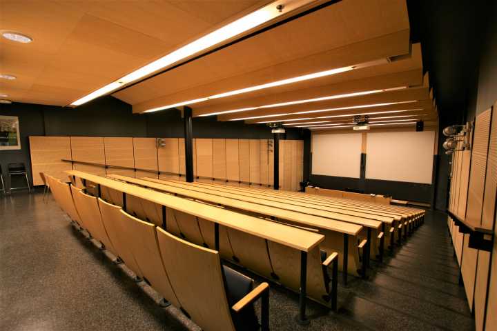 Picture of the back of the Auditorium B123