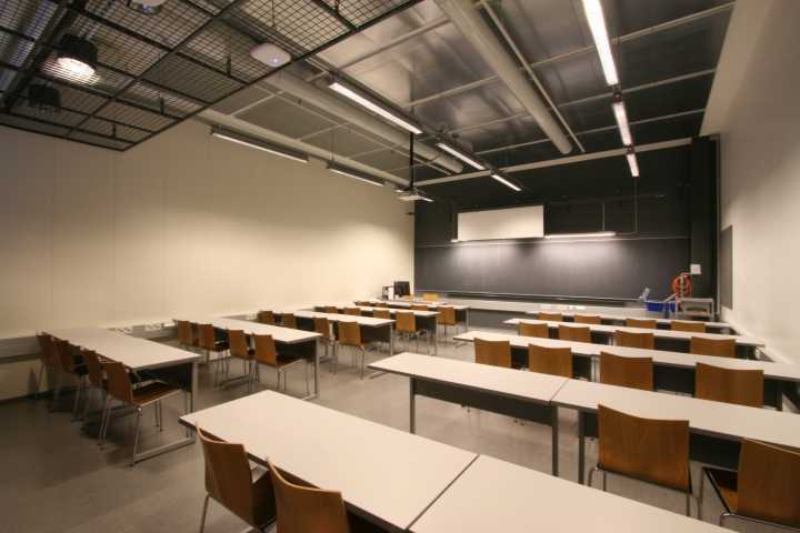 Picture of the back of the room B120