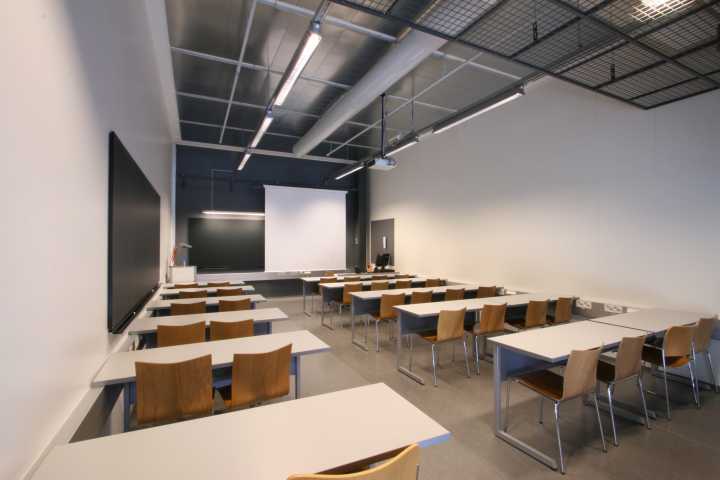 Picture of the back of the room B119