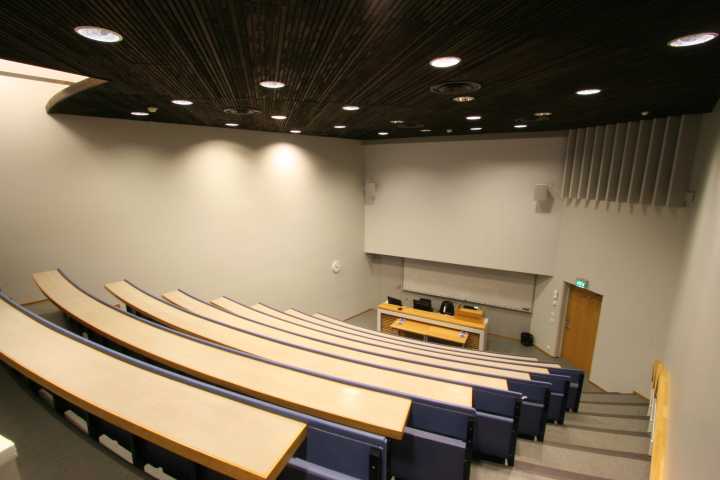 Picture of the back of the hall 2