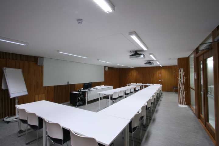 Picture of the back of the seminar room 113