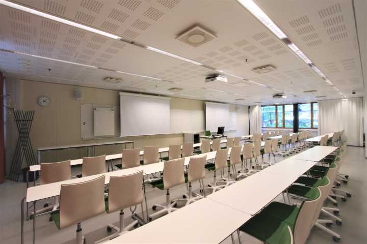 Picture of the back of the seminar room 3