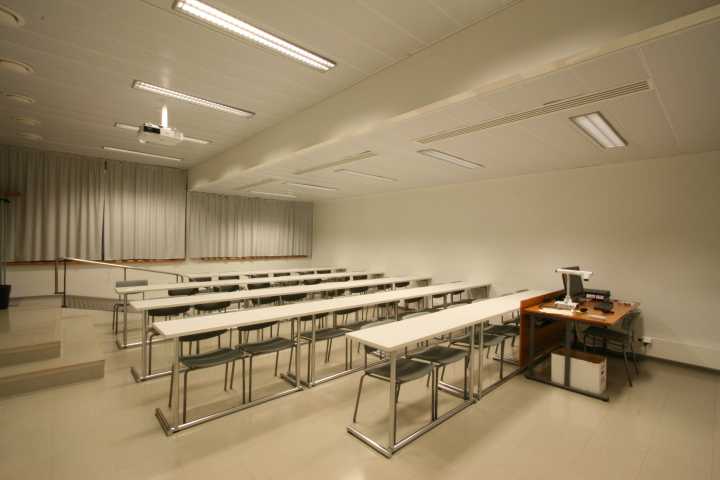 Picture of the front of the seminar room 1