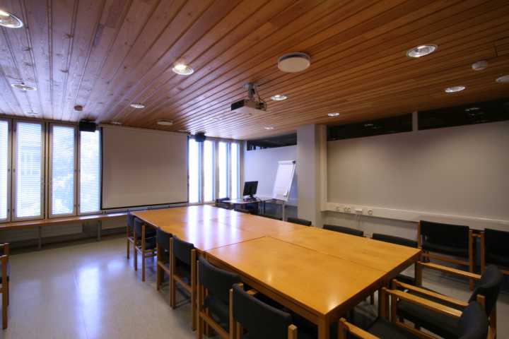Picture of the back of the room A206