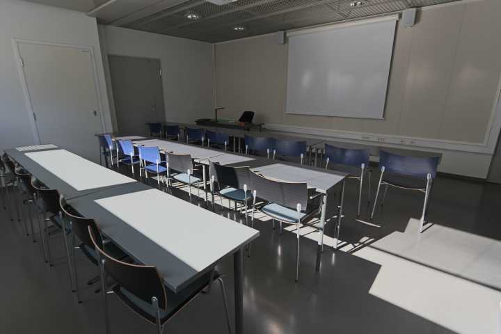 Picture of the back of the room A2087