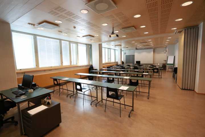 Picture of the back of the room 540
