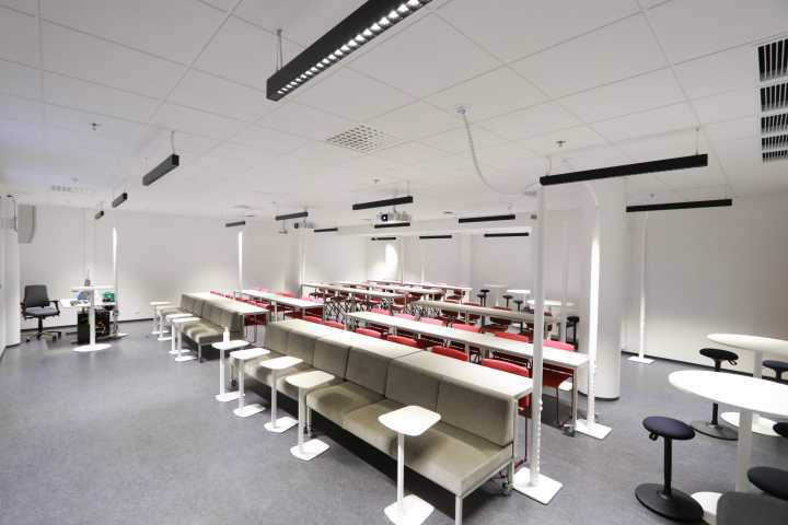 Picture of the front of the room K1088