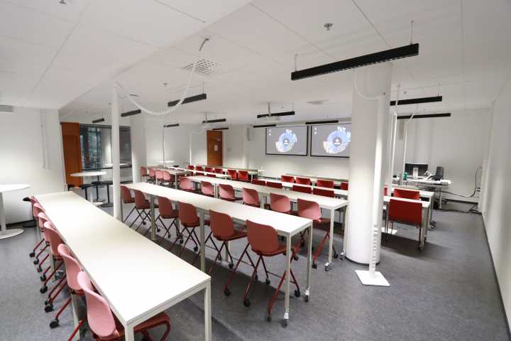 Picture of the back of the room K1088