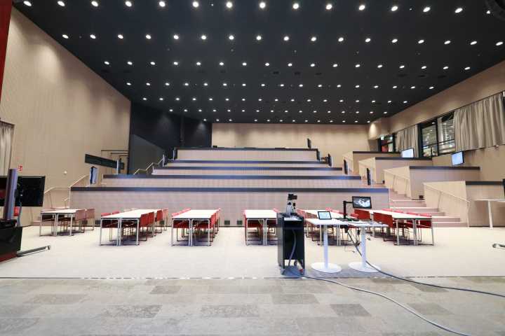 Picture of the front of the hall 1054