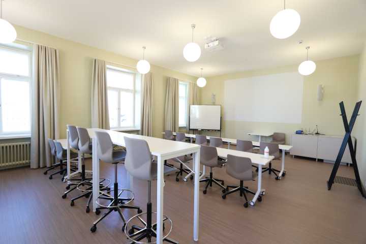 Kuva salin U4071 takaa