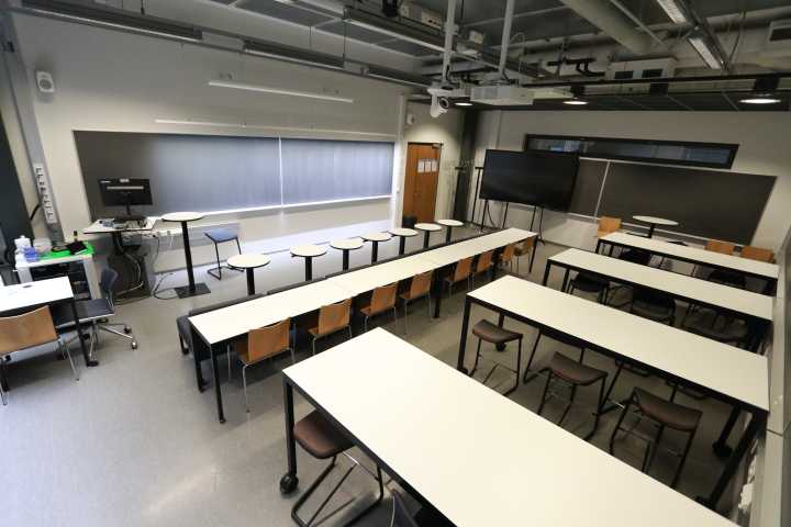 Picture of the front of the room B121