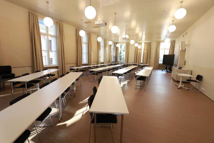 3017 oikealta edestä