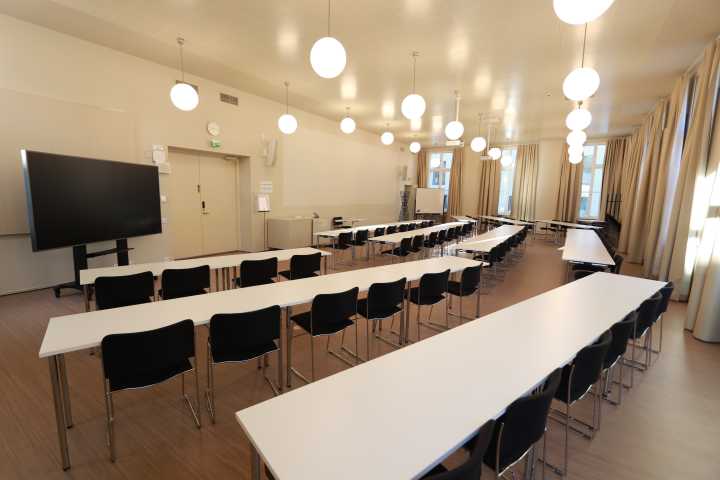 3017 vasemmalta takaa