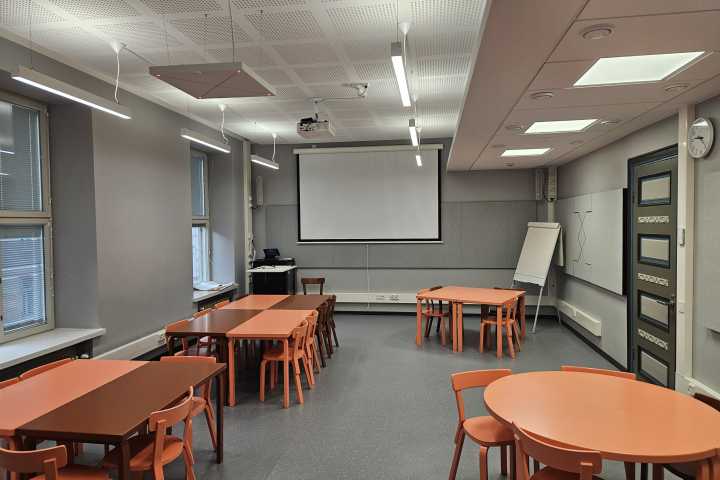 Picture of the back of the room 251