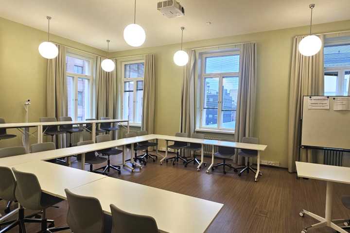 Picture of the front of the room U3041