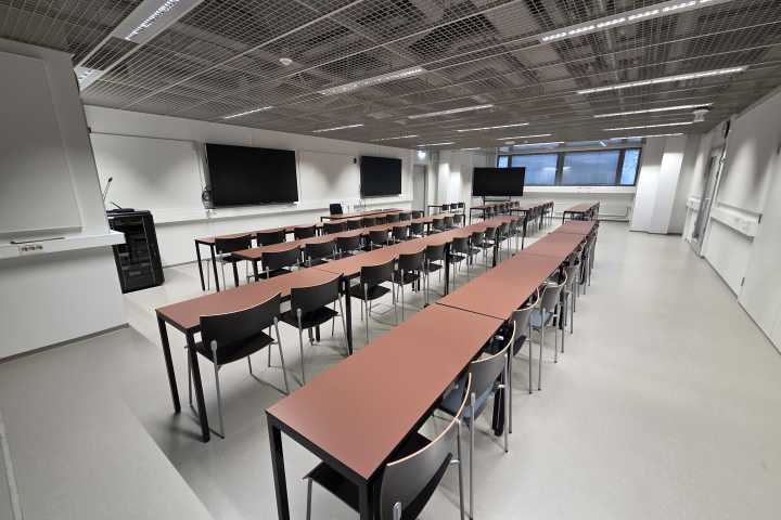 Room A2084 from back to front