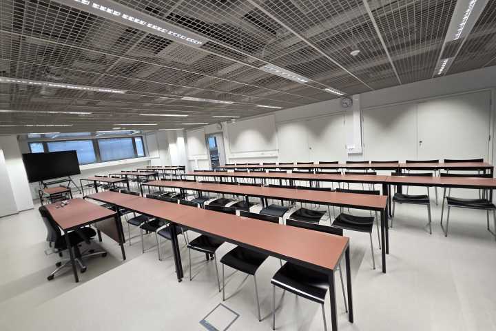 Room A2084 from front to back